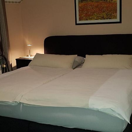 Hotel Garni Julia Linnich Esterno foto