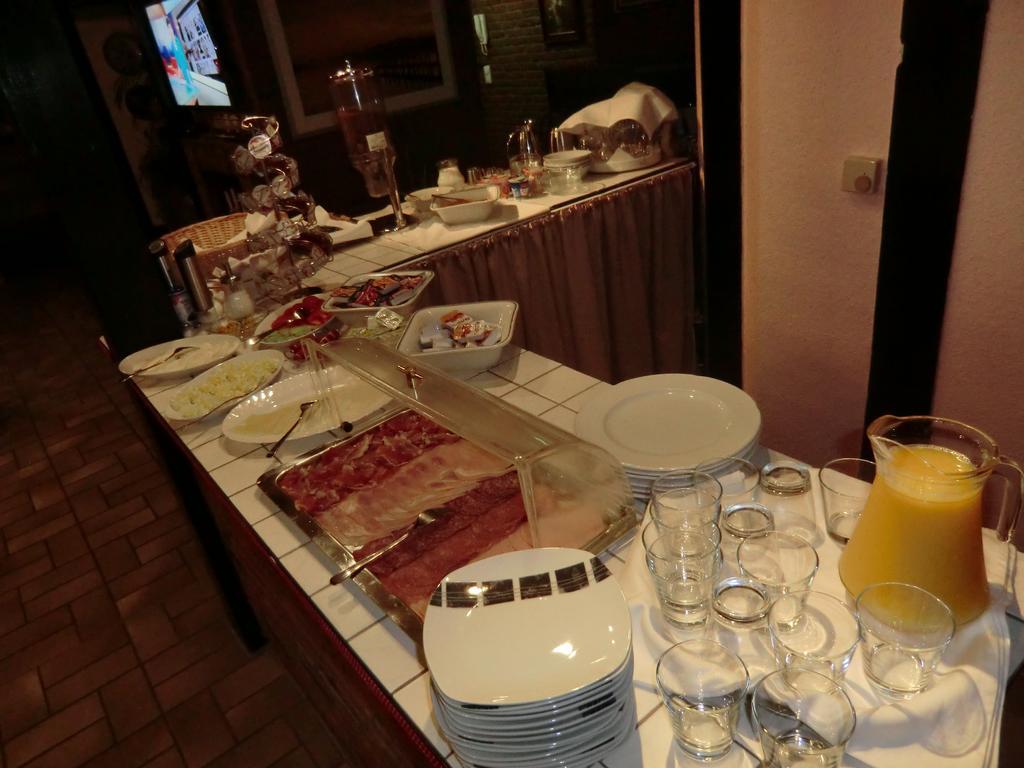 Hotel Garni Julia Linnich Esterno foto