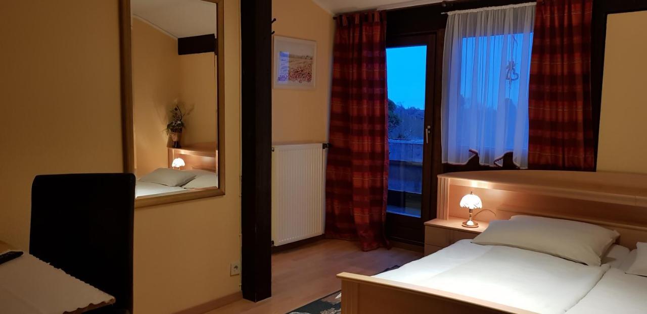 Hotel Garni Julia Linnich Esterno foto
