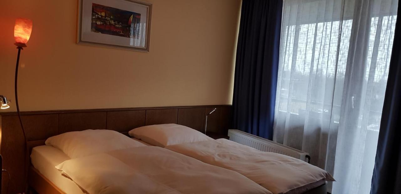 Hotel Garni Julia Linnich Esterno foto